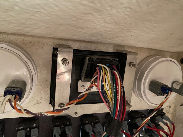 How to remove 4.3 connext from yamaha boat